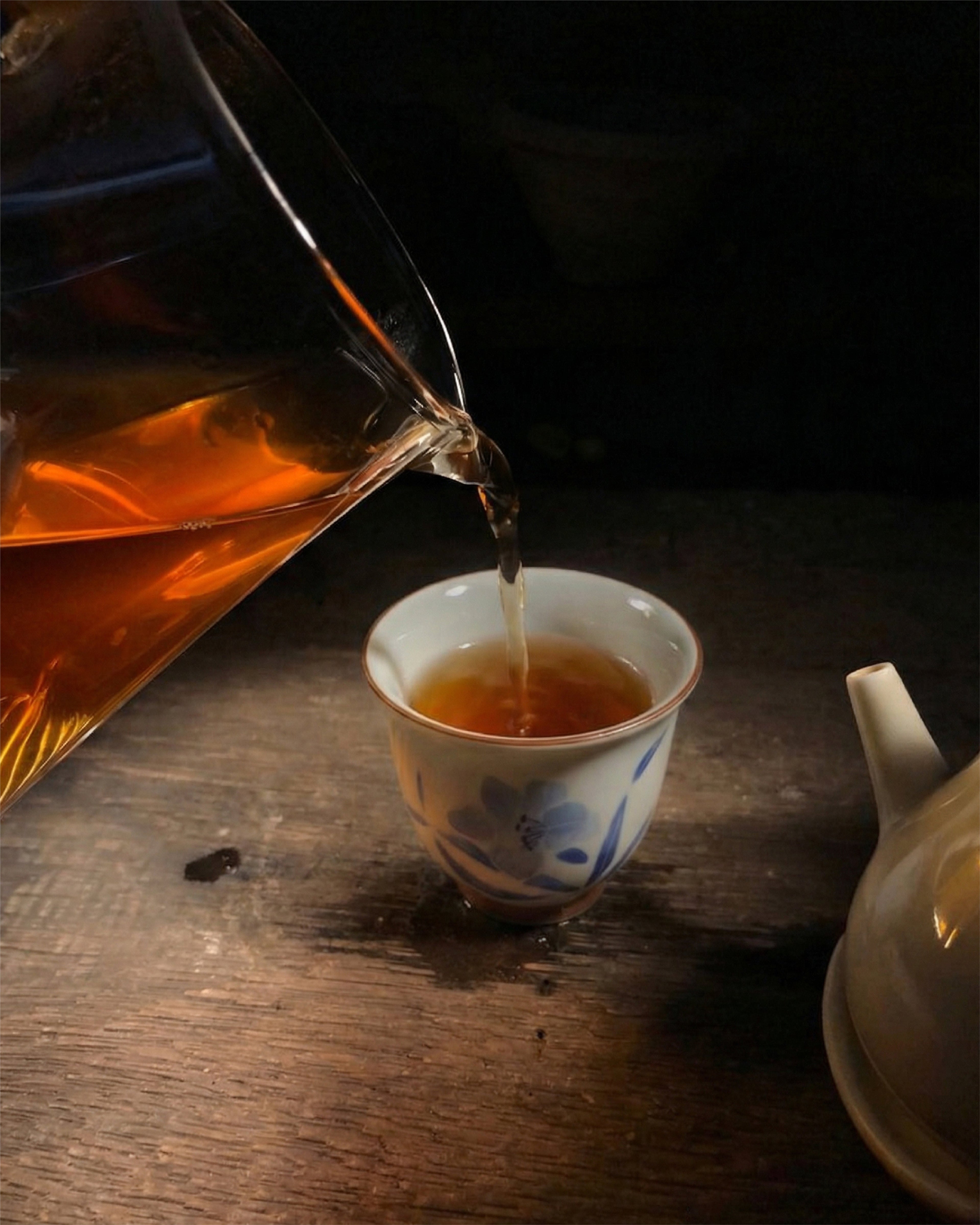 Elevating Your Home: The Art of Porcelain and Tea Culture