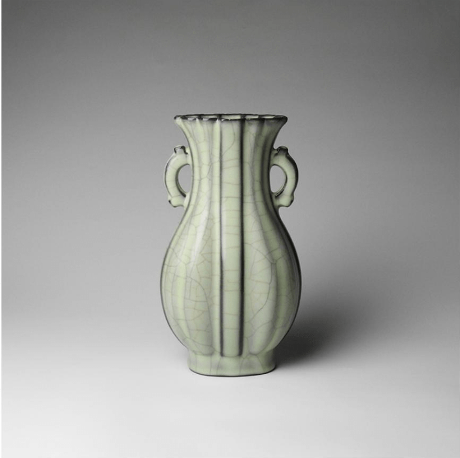 The Delicate Beauty of Celadon: The Sky Blue Glaze Vase with Handles “ 哥窯 粉青釉貫耳瓶” - Ci Porcelain