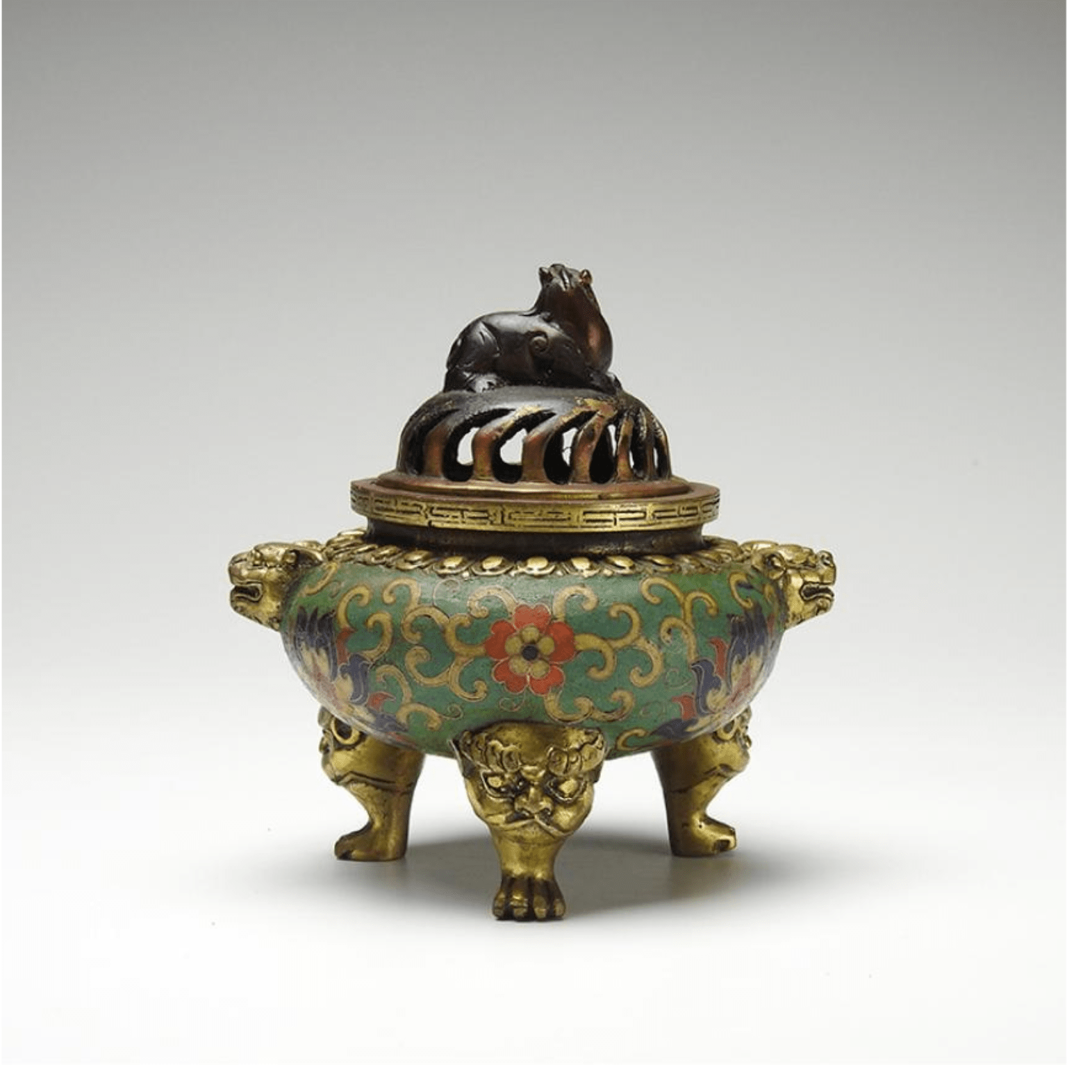 The Majesty of Cloisonné: The Incense Burner with Lion Handles and Three Legs “狻猊蓋鈕獅耳三足香爐” - Ci Porcelain