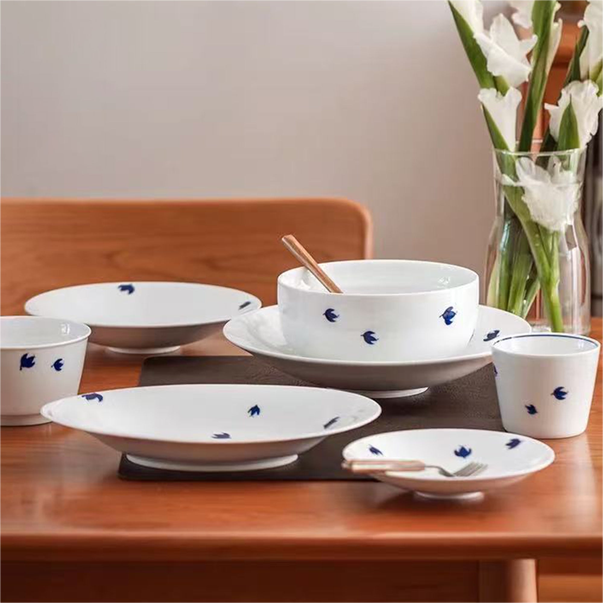 Indigo Petals Duo – 8-Piece Blue & White Porcelain Dinner Set for 2 People