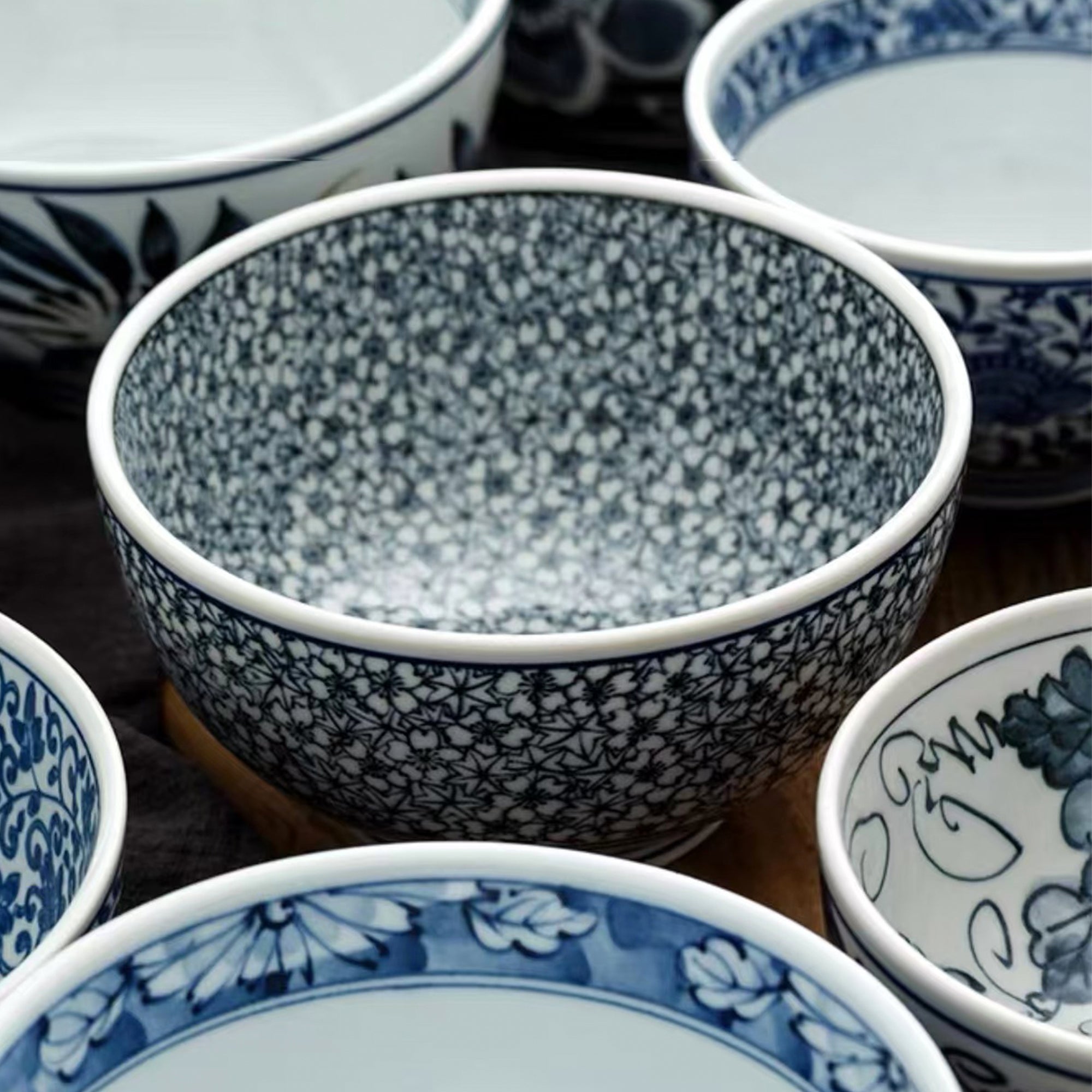 Blue-Painted Pastoral Blue and White Porcelain Bowl