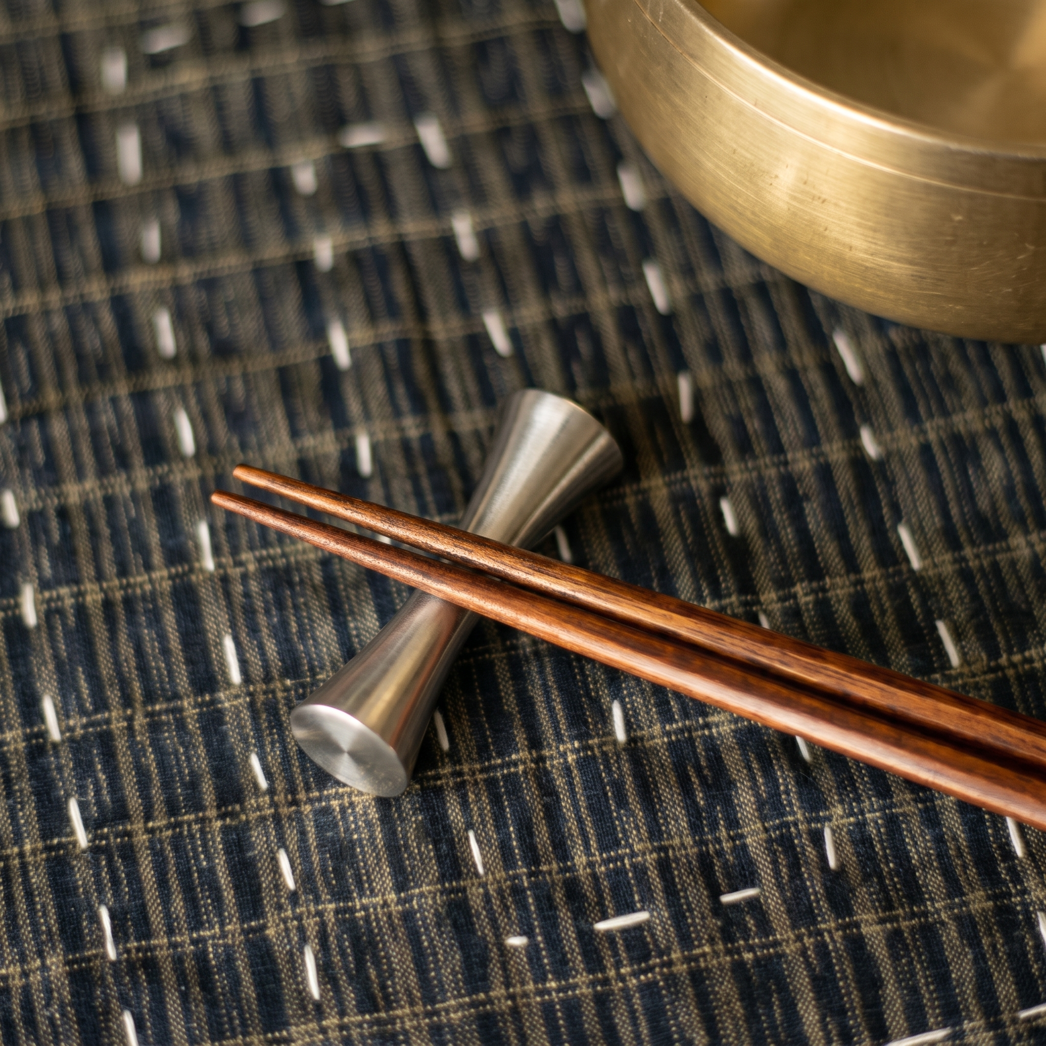 Aurei Arc Chopstick Rest