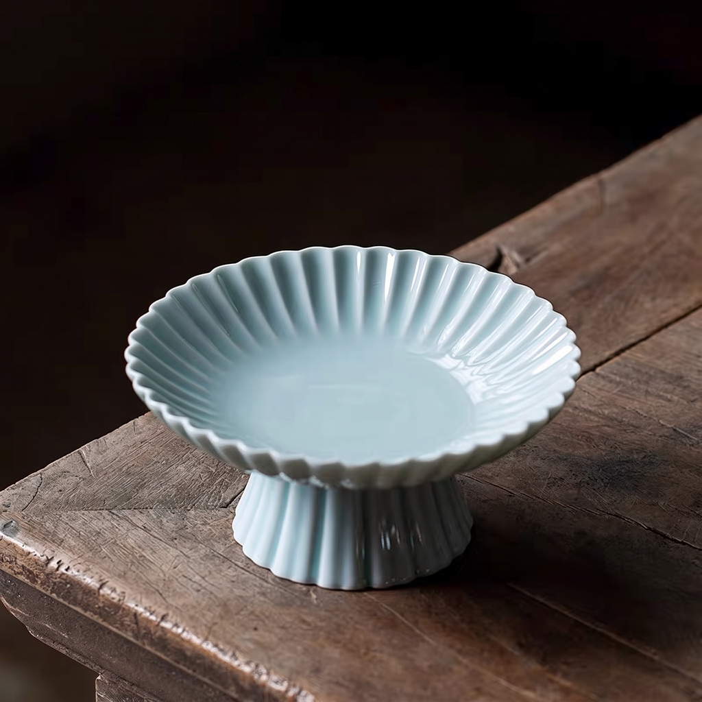 Lunelle Petal Raised Pet Bowl