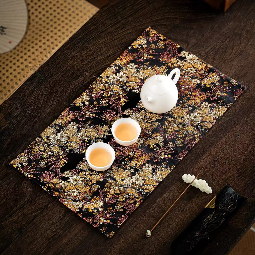 Midnight Blossom – Black & Gold Floral Brocade Gongfu Tea Mat