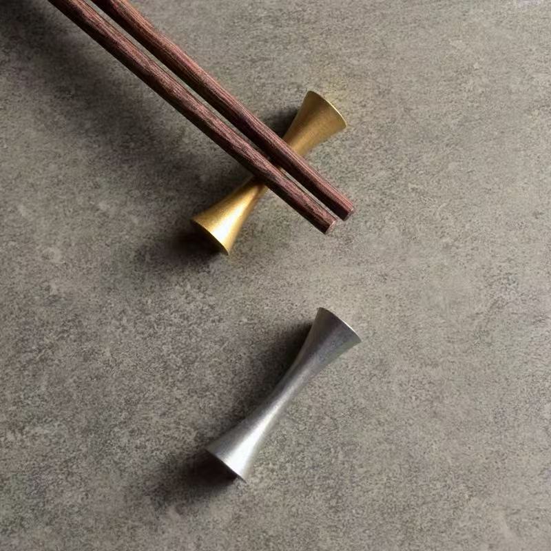 Aurei Arc Chopstick Rest
